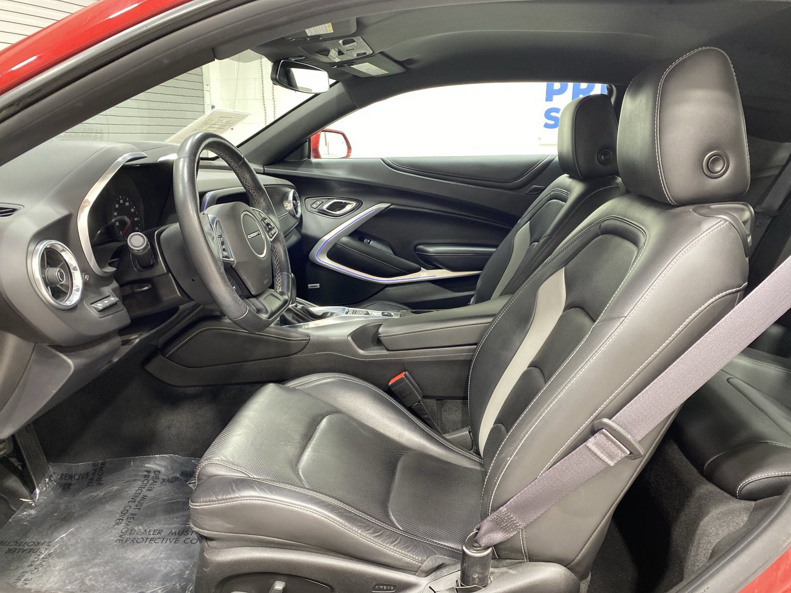 Used 2016 Chevrolet Camaro LT RWD image 11