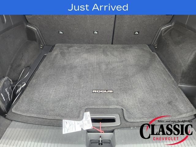 Used 2023 Nissan Rogue SV FWD image 39