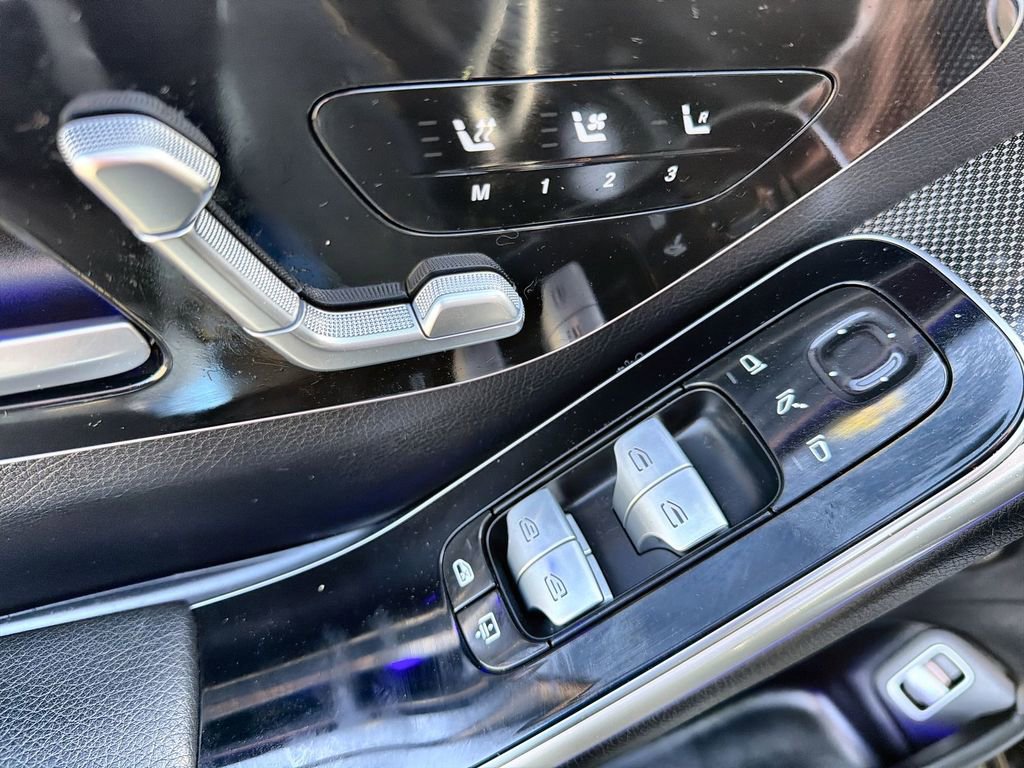 Used 2022 Mercedes-Benz S 580 4MATIC Sedan w/ AMG Line Package image 15