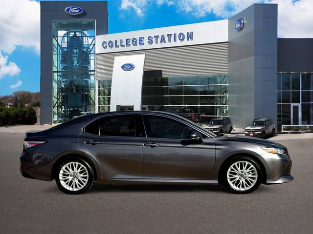 Used 2018 Toyota Camry XLE image 5