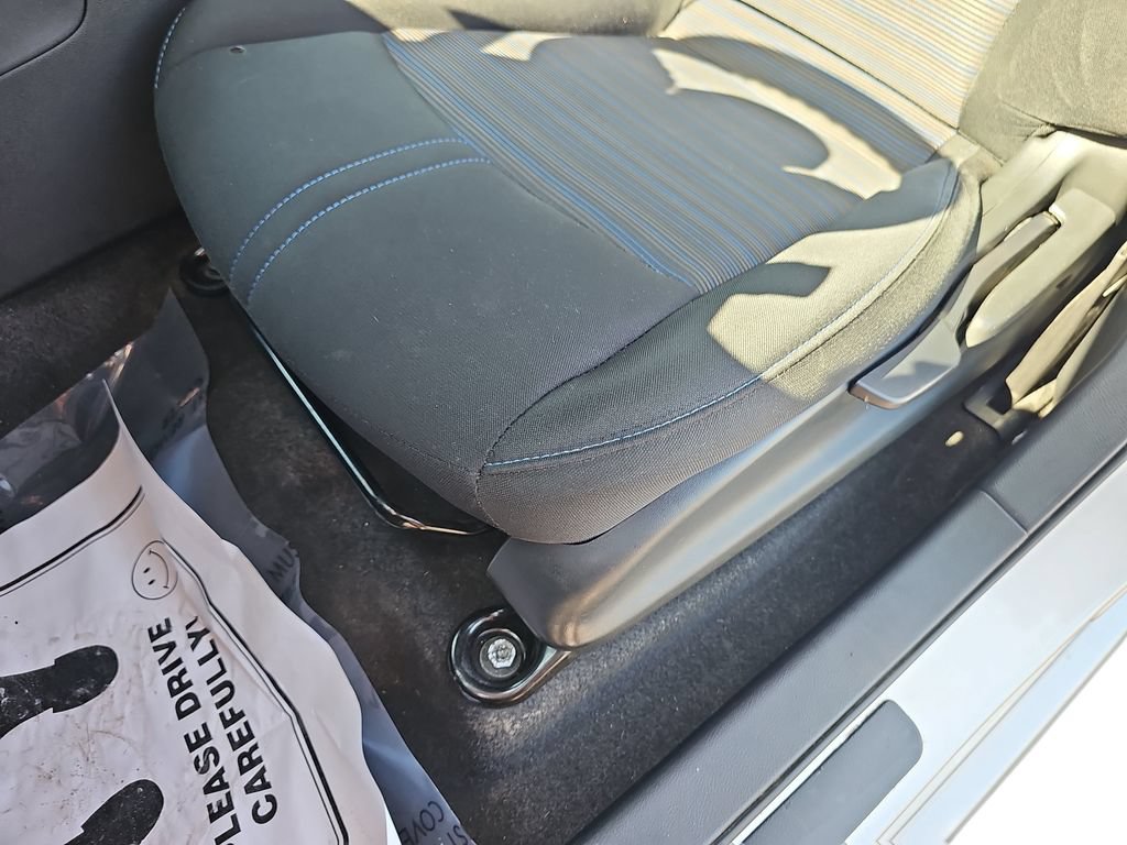 Used 2025 Nissan Leaf S FWD image 27