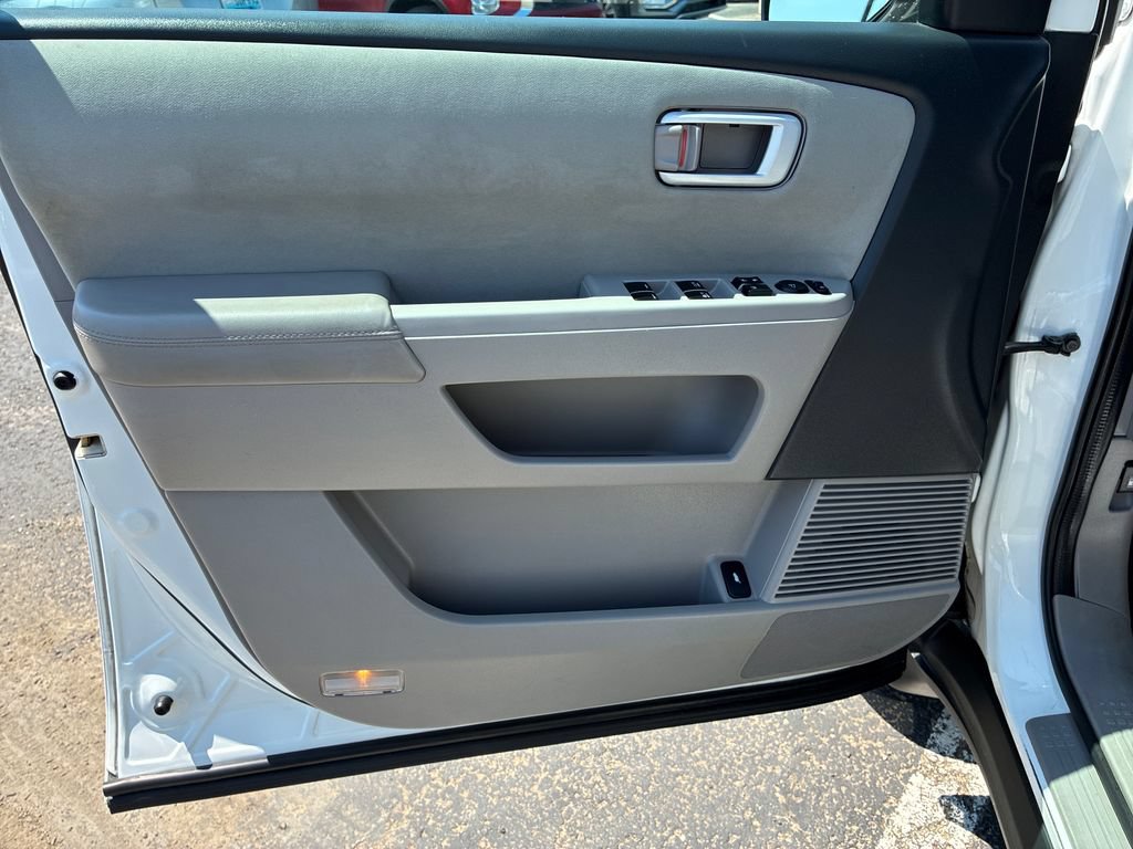 Used 2015 Honda Pilot LX image 13