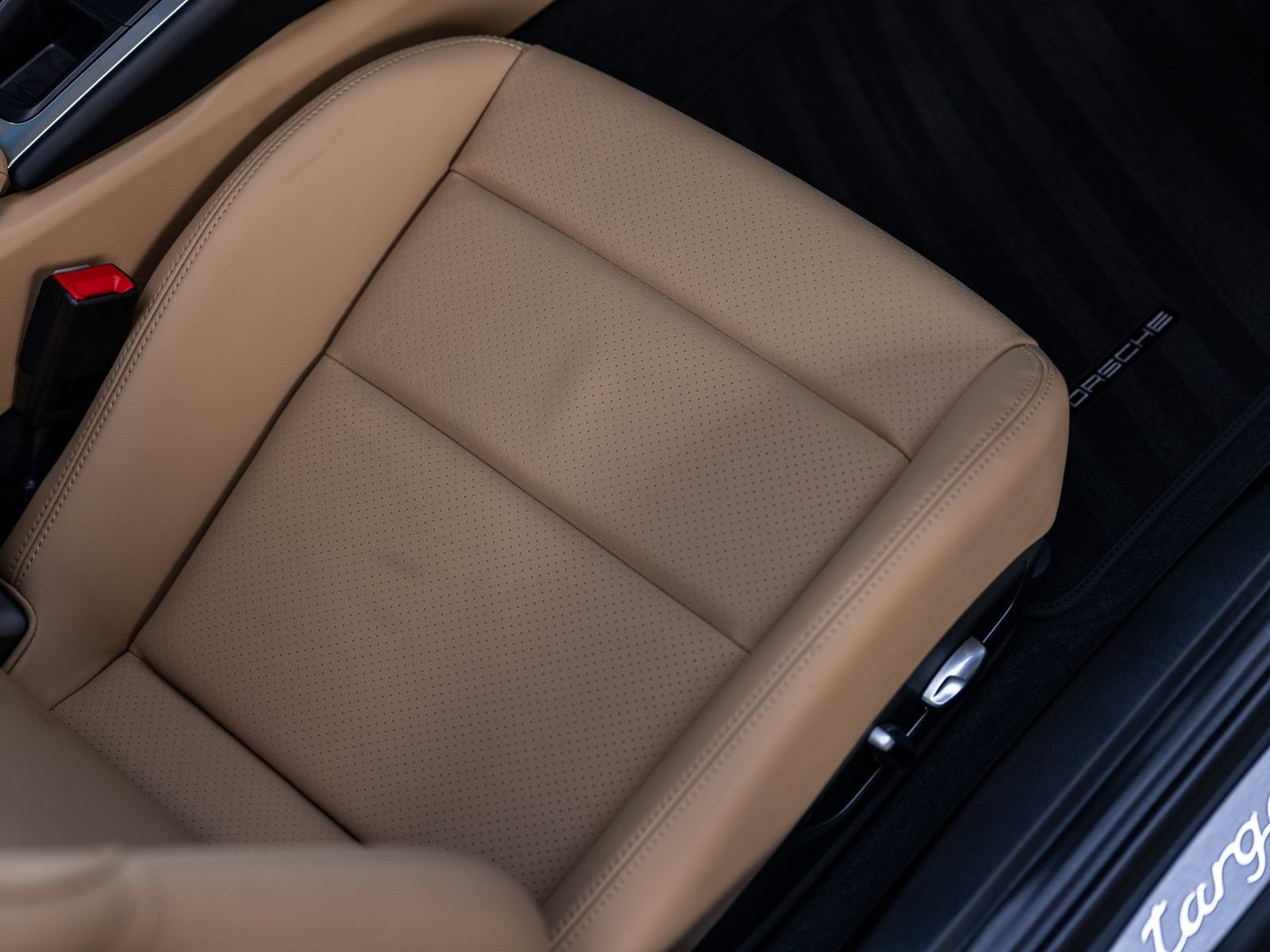 Certified 2019 Porsche 911 Targa 4S AWD/4WD image 32