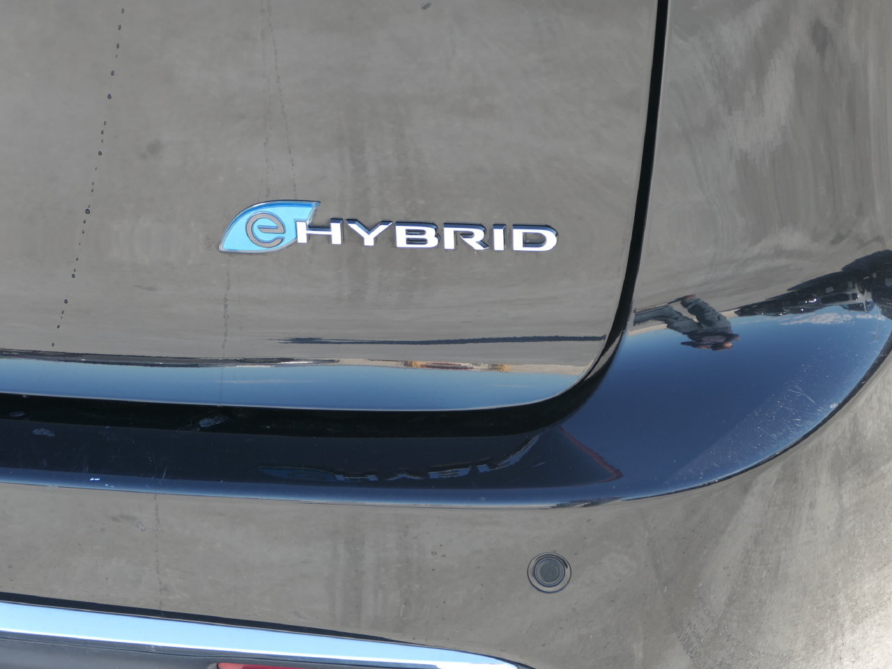 Used 2024 Chrysler Pacifica Limited FWD image 5