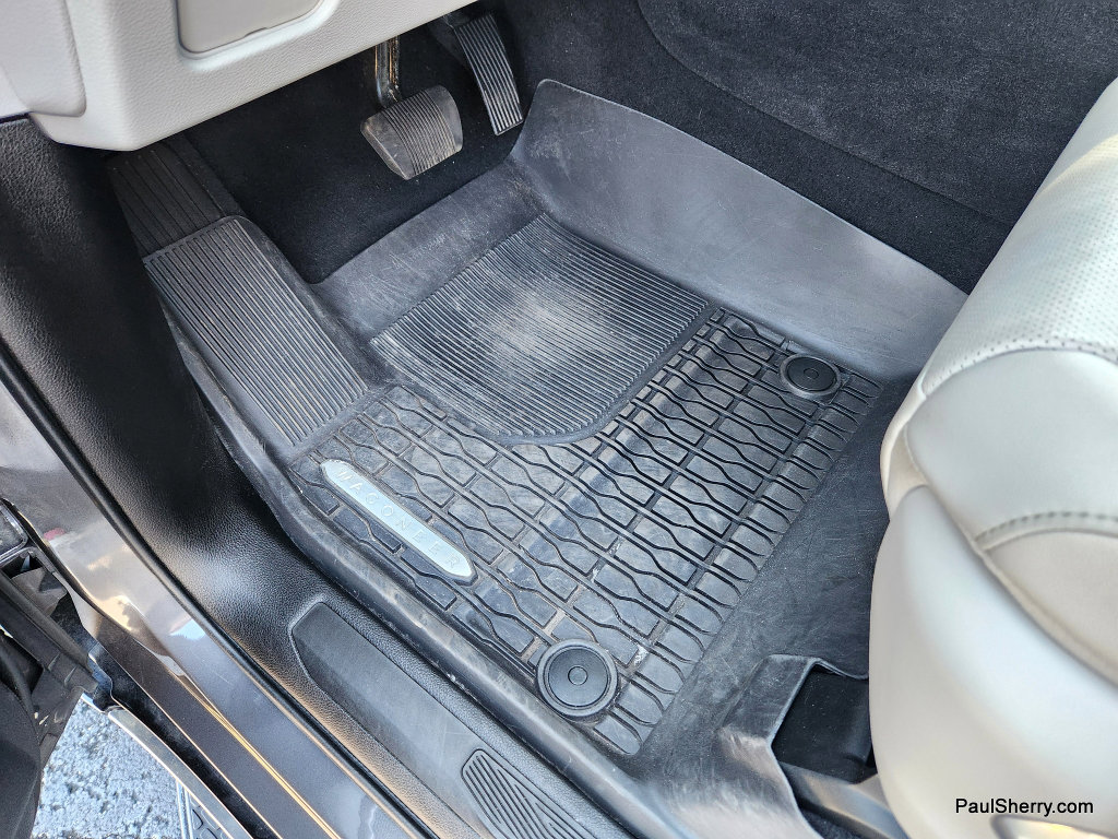 Used 2024 Jeep Wagoneer 4WD w/ HD Trailer Tow Package image 29