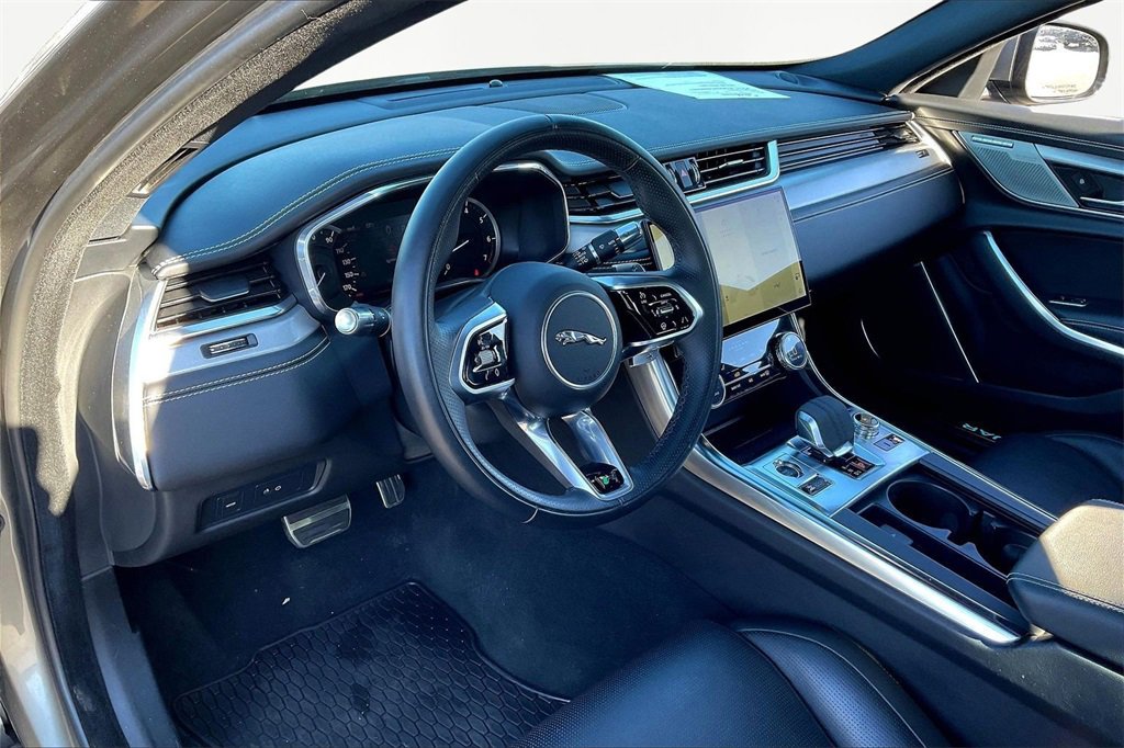 Used 2022 Jaguar XF R-Dynamic SE image 17