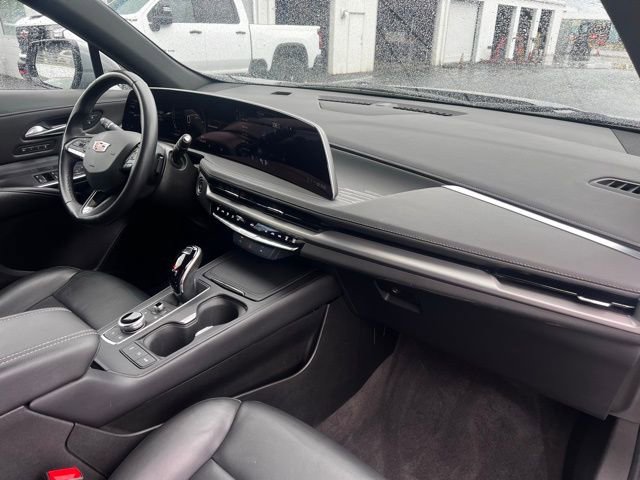 Used 2024 Cadillac XT4 Premium Luxury image 26