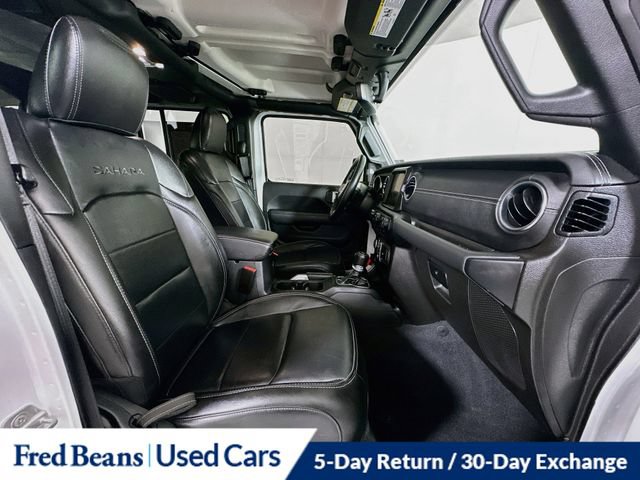 Used 2022 Jeep Wrangler Unlimited Sahara w/ Cold Weather Group AWD/4WD image 36