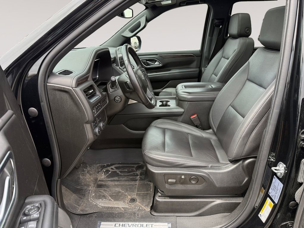 Used 2022 Chevrolet Tahoe Z71 w/ Luxury Package image 2
