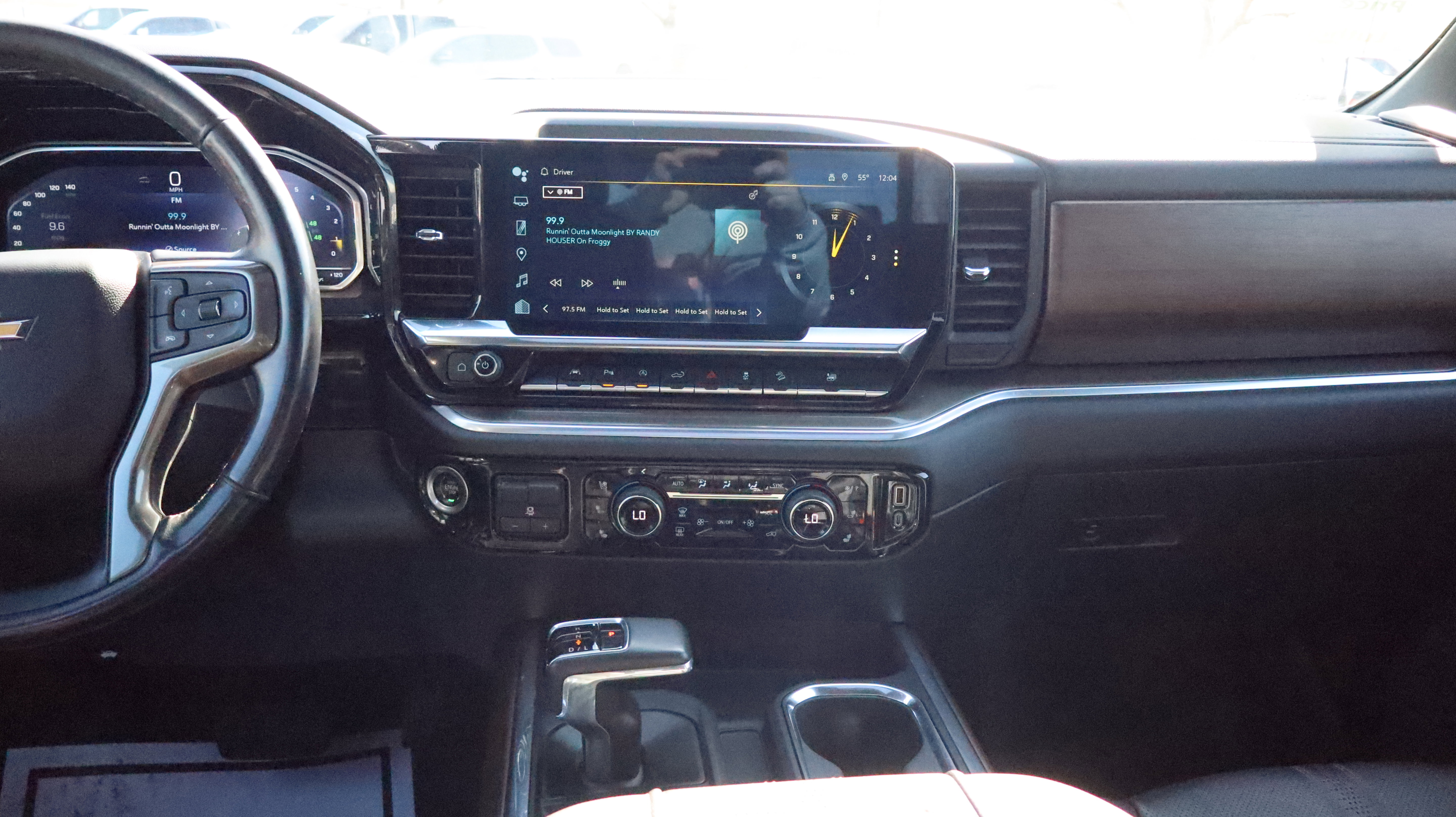 Used 2022 Chevrolet Silverado 1500 High Country w/ Technology Package AWD/4WD image 11