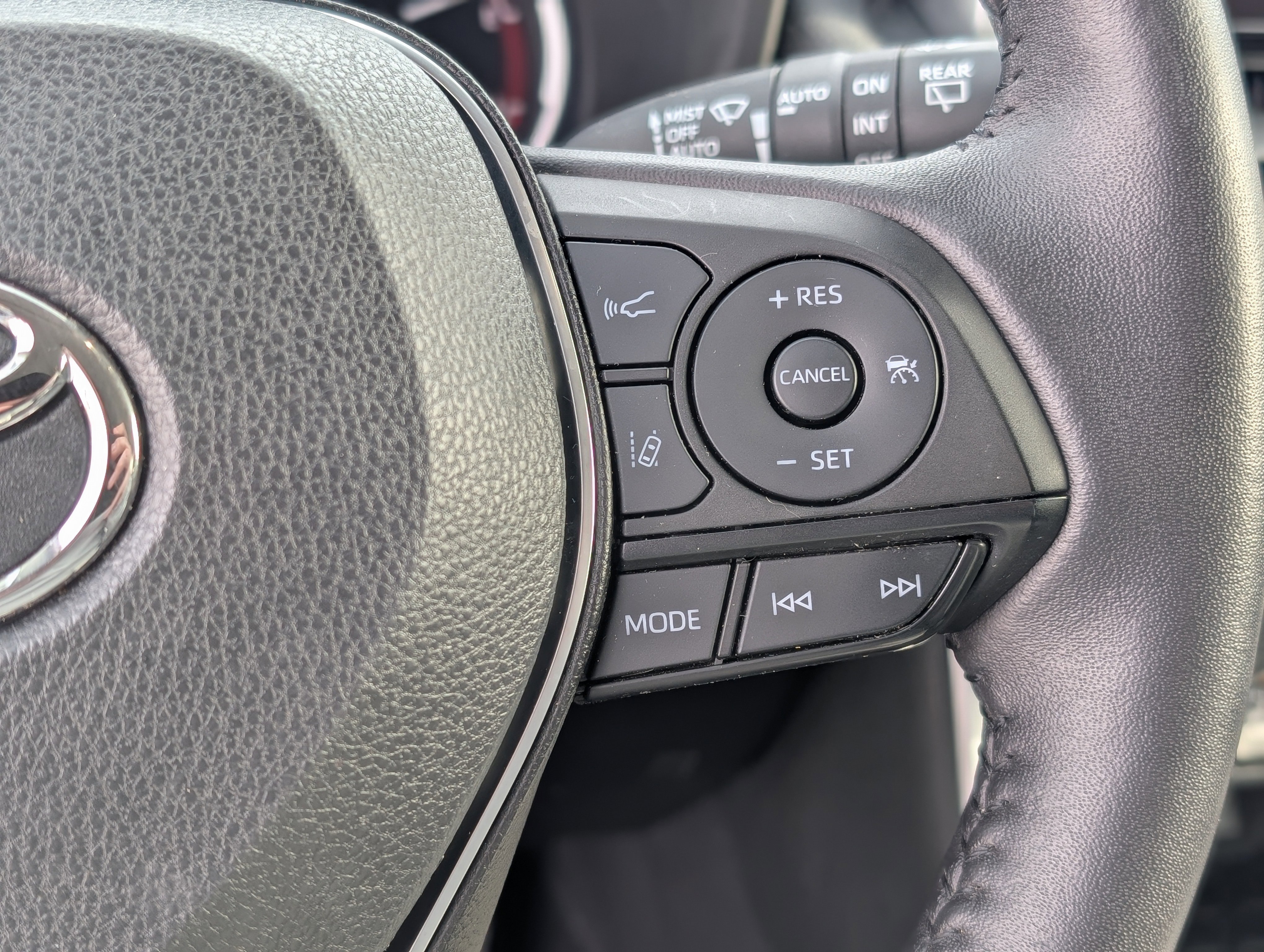 Used 2023 Toyota RAV4 XLE image 18