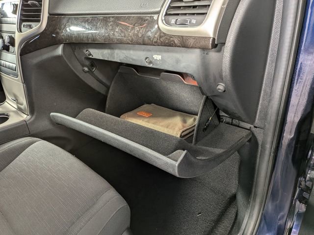 Used 2012 Jeep Grand Cherokee Laredo w/ Laredo E Group image 27