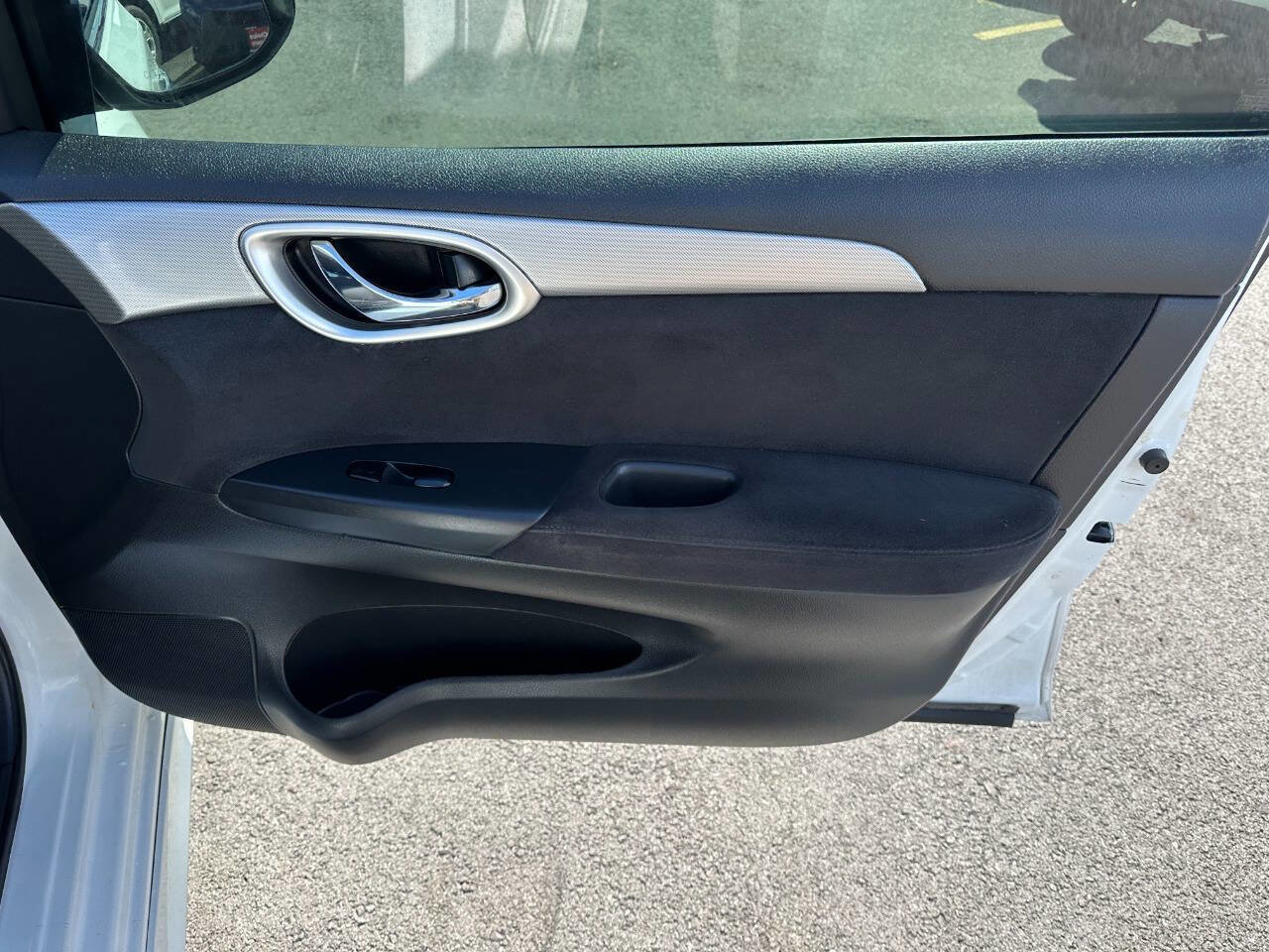 Used 2015 Nissan Sentra SR image 23