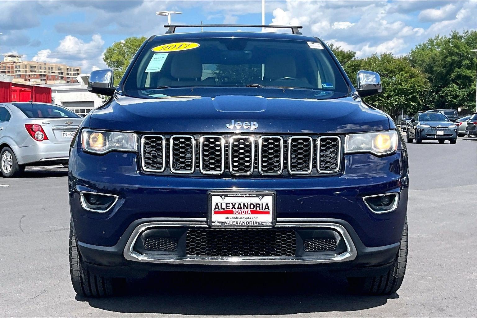 Used 2017 Jeep Grand Cherokee Limited AWD/4WD image 3