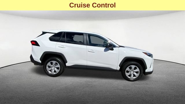 Used 2024 Toyota RAV4 LE AWD/4WD image 10