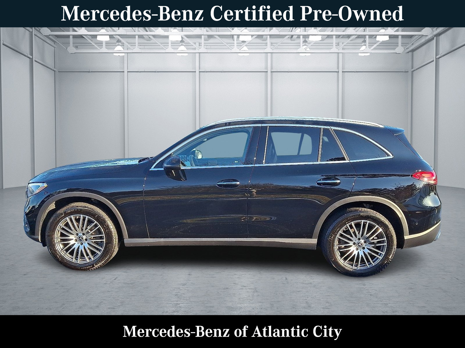 Certified 2025 Mercedes-Benz GLC 300 4MATIC image 4