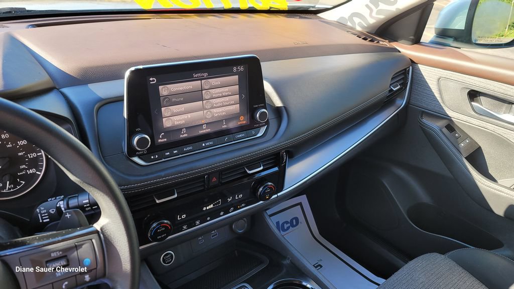 Used 2021 Nissan Rogue SV FWD image 21