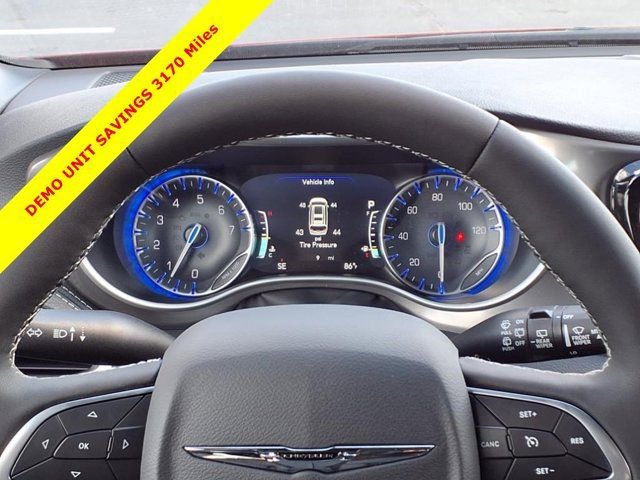 New 2026 Chrysler Pacifica Select image 11