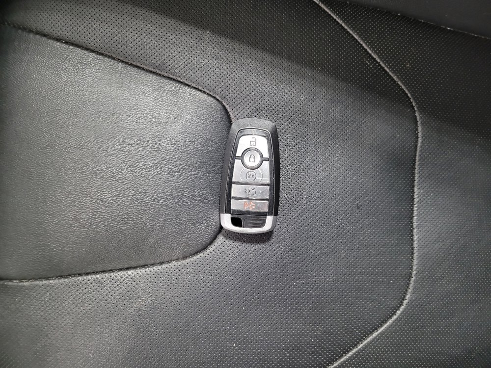 Used 2018 Ford Fusion Titanium FWD image 32