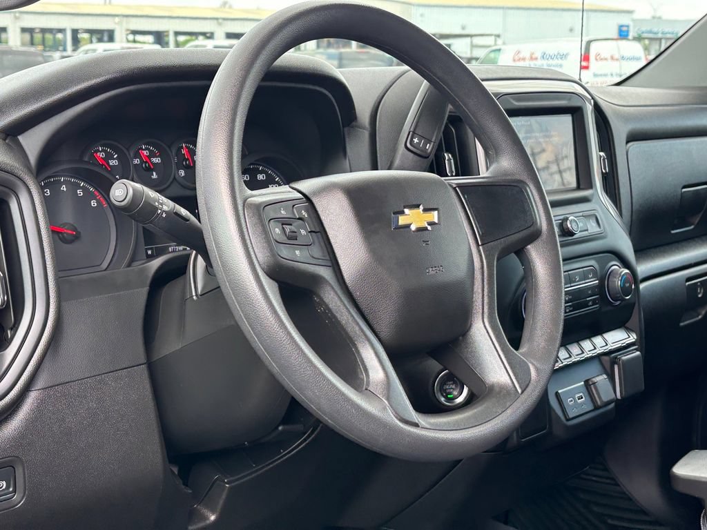 Used 2025 Chevrolet Silverado 1500 Custom RWD image 5