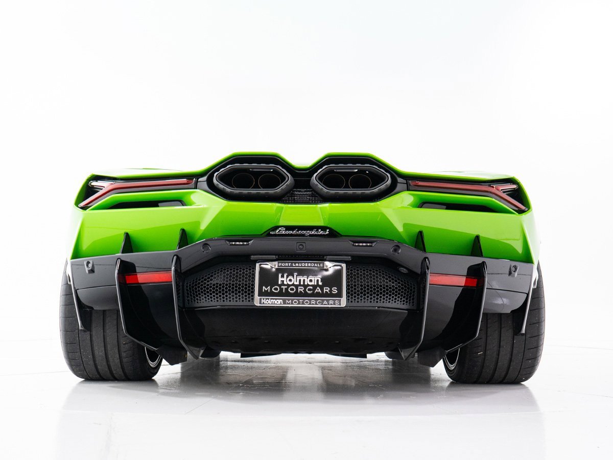 Used 2024 Lamborghini Revuelto image 28