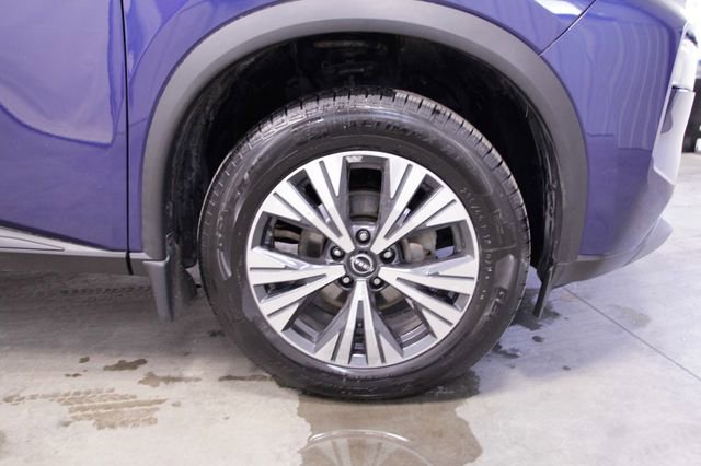 Used 2023 Nissan Rogue SV image 11