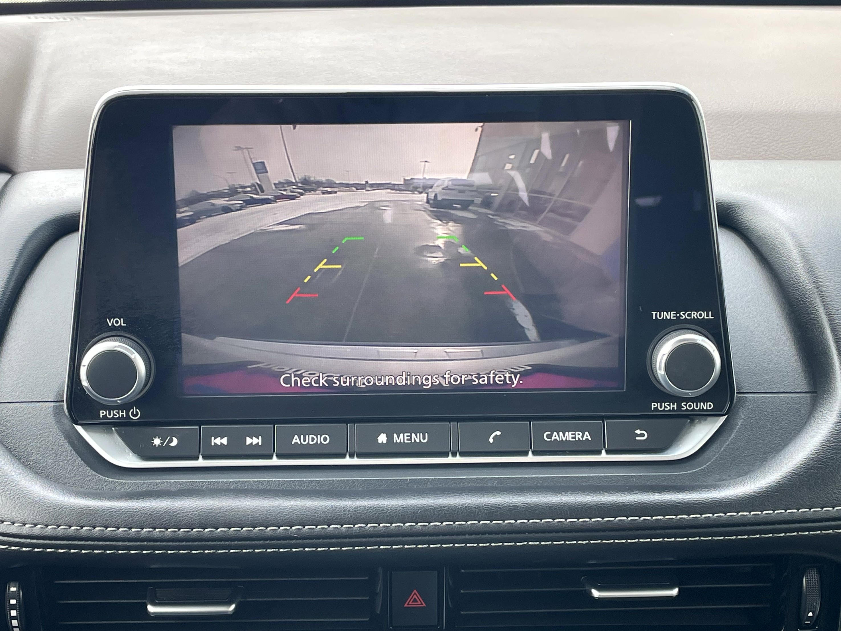 Used 2022 Nissan Rogue SV image 15