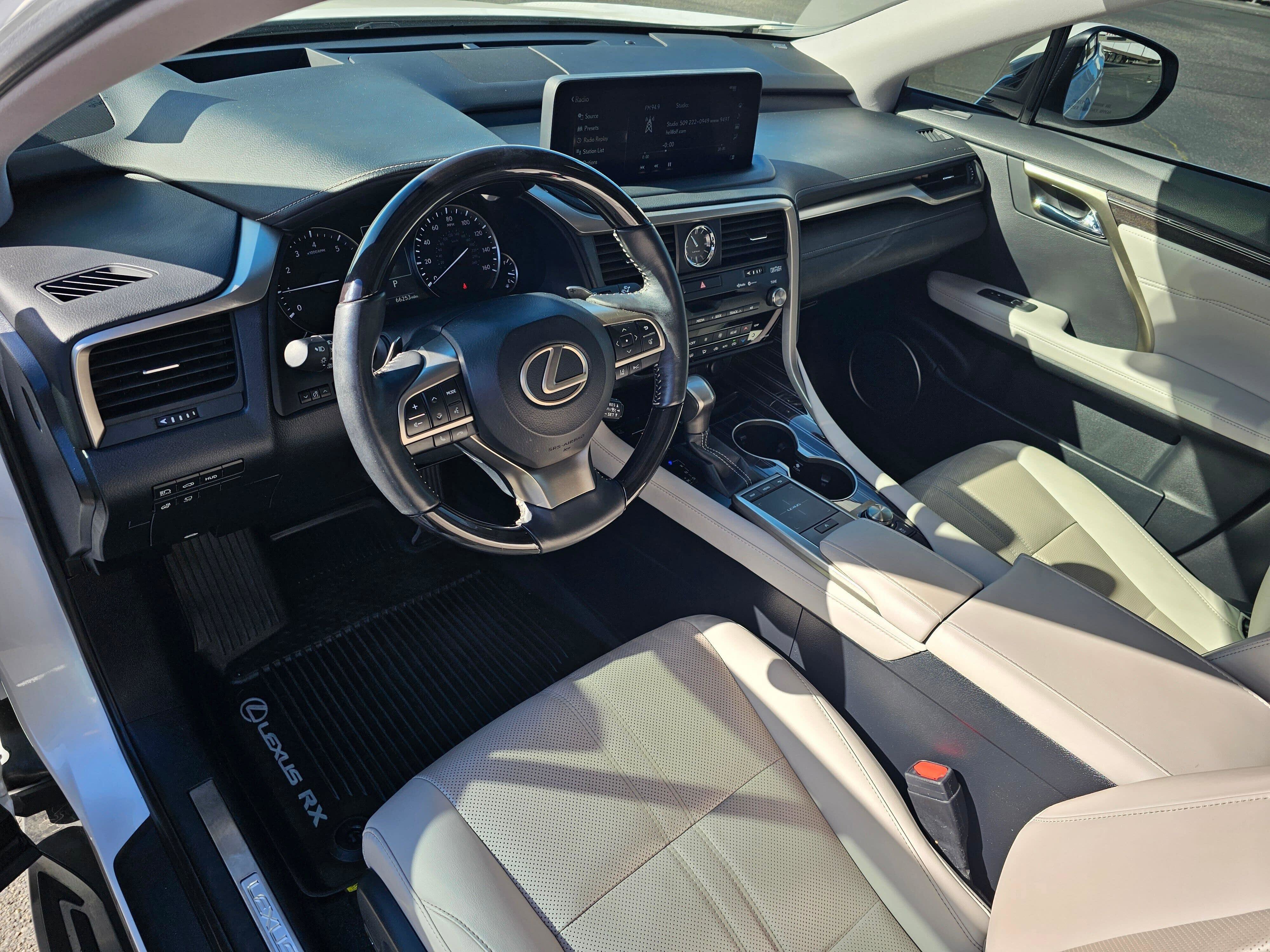 Used 2020 Lexus RX 350L Luxury w/ Accessory Package image 2