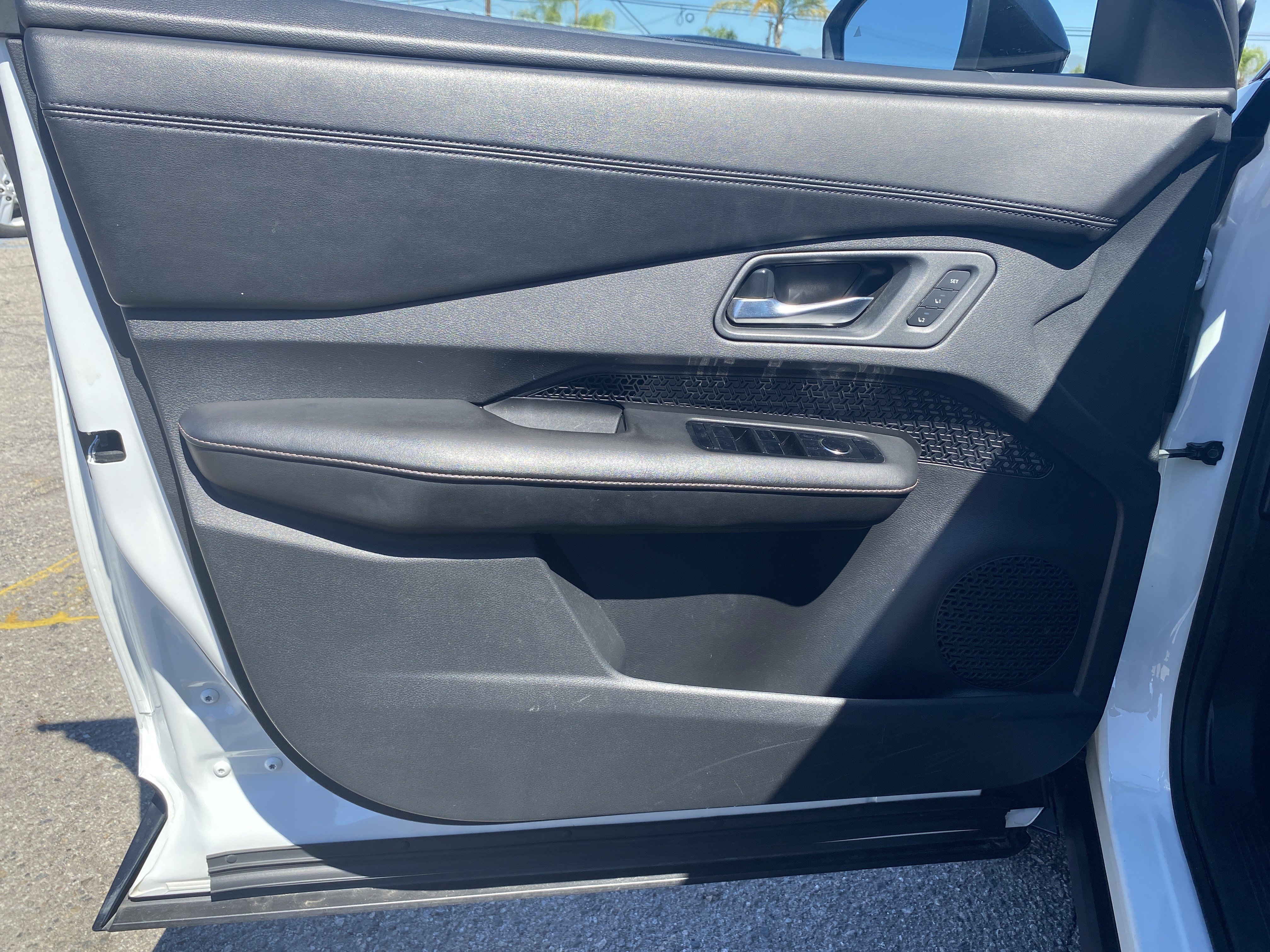 Used 2023 Nissan Ariya ENGAGE image 15