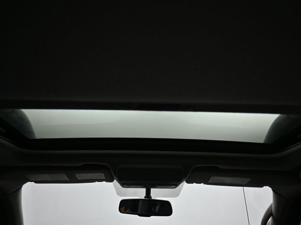 Used 2021 Nissan Frontier PRO-4X w/ Pro-4x Utility Package image 43