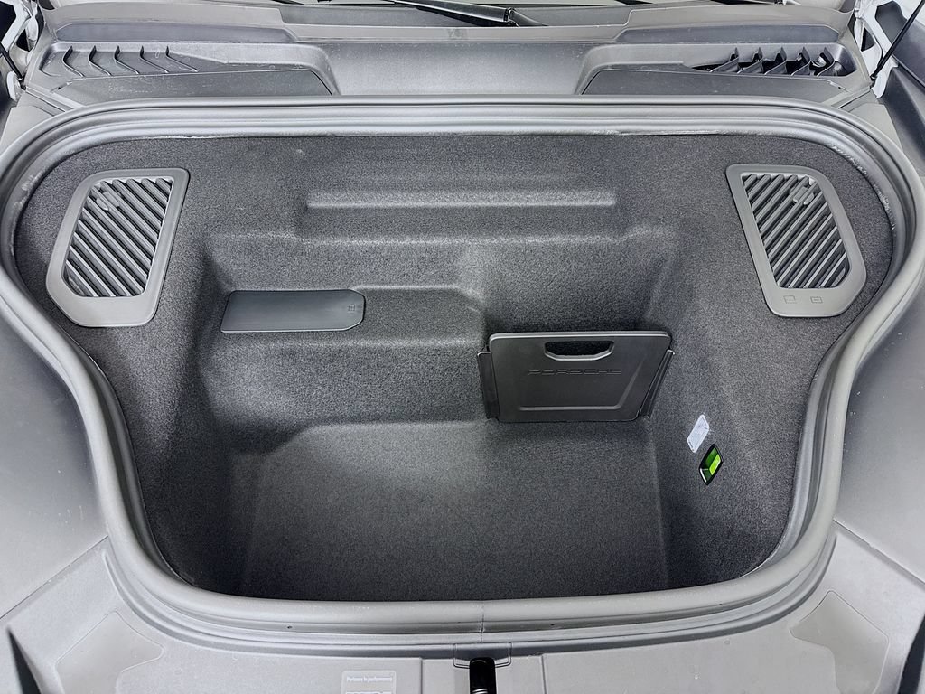 New 2026 Porsche Macan Electric RWD image 33