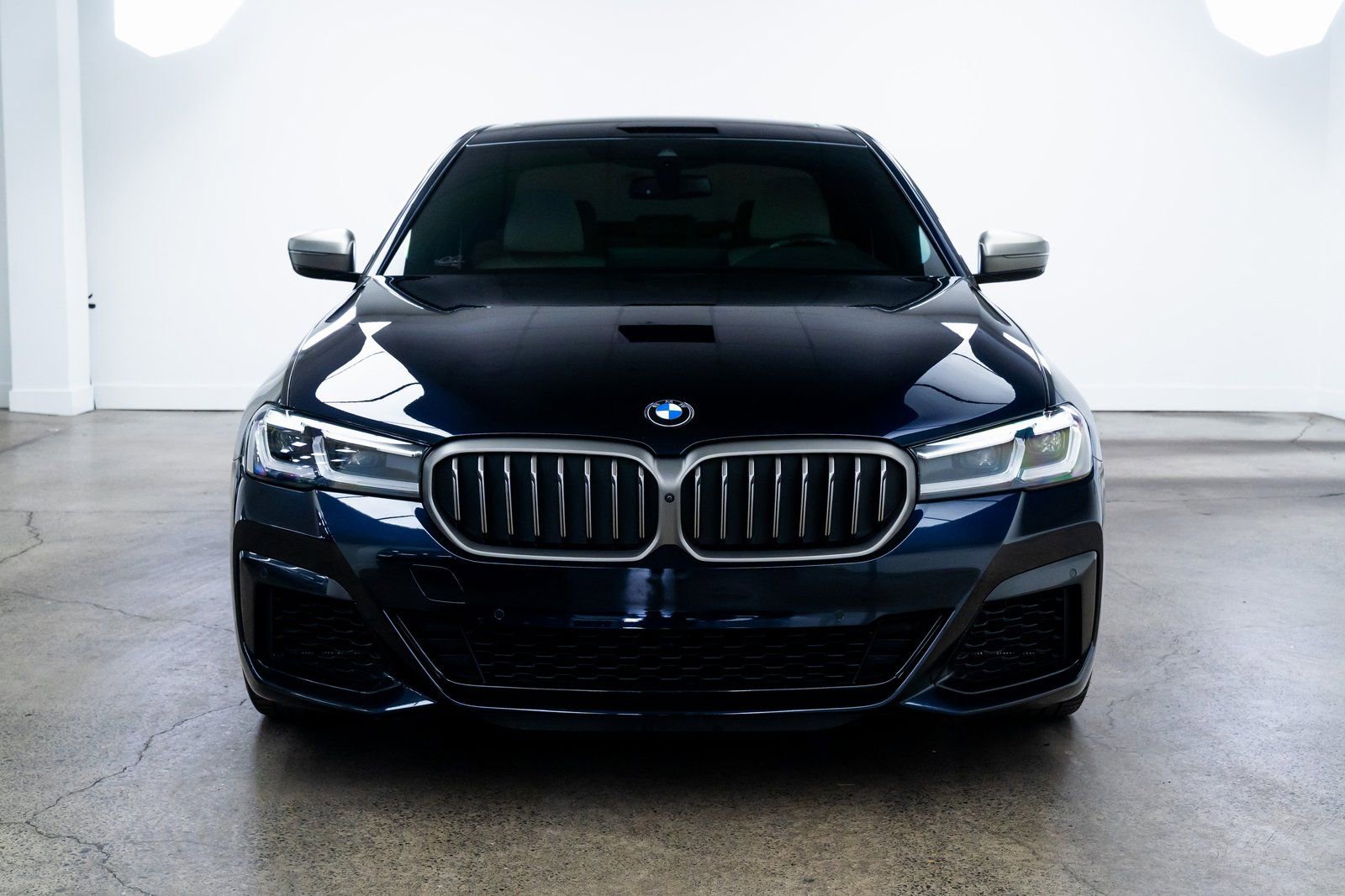 Used 2023 BMW M550i xDrive w/ Parking Assistance Package image 2