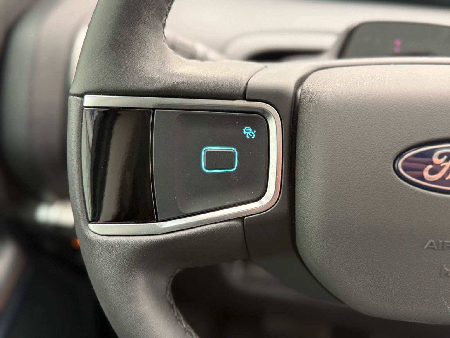 Used 2025 Ford Expedition Active image 21