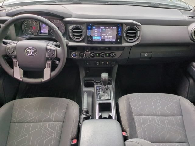 Used 2018 Toyota Tacoma TRD Off-Road AWD/4WD image 17