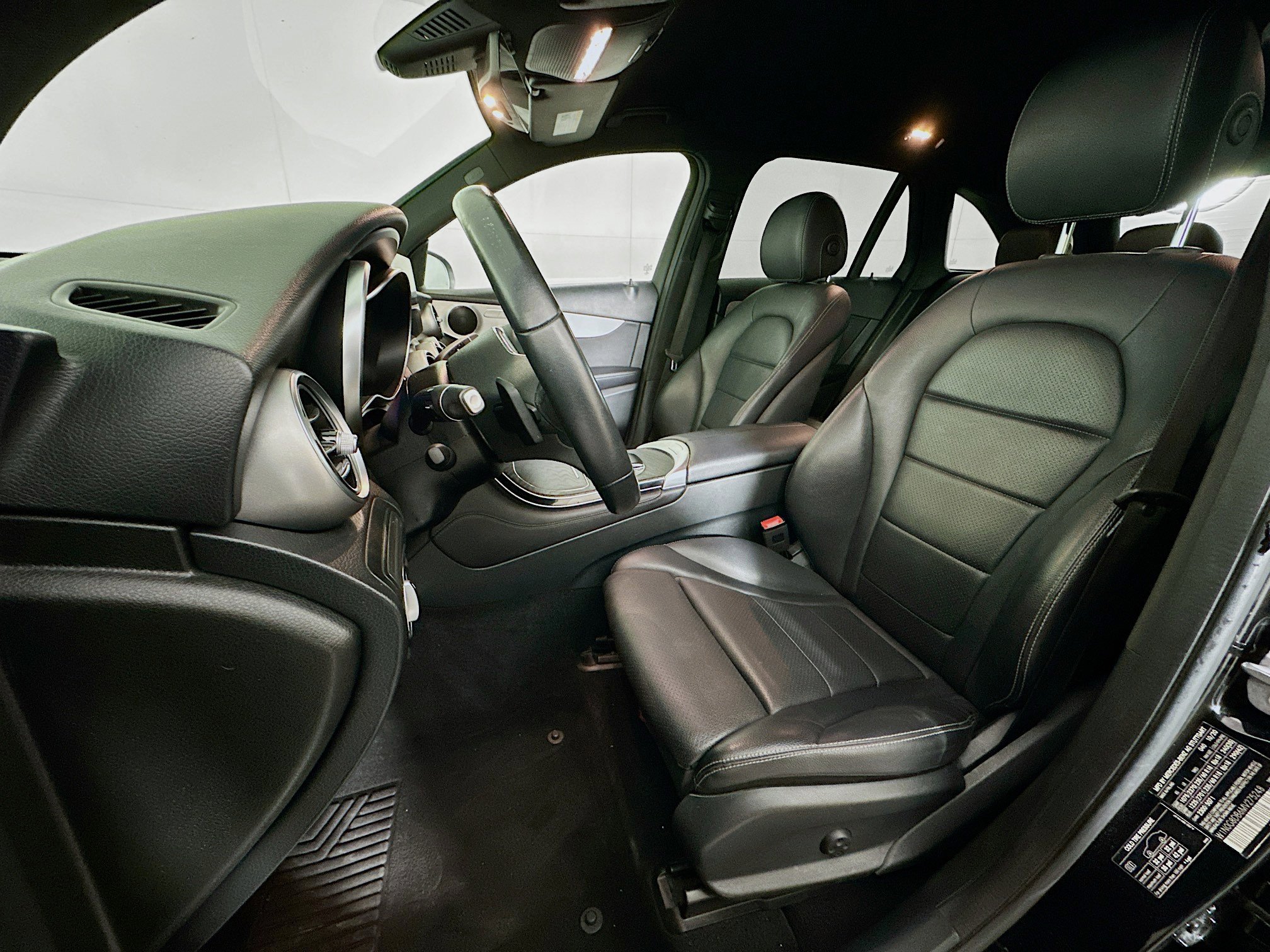 Used 2021 Mercedes-Benz GLC 300 image 13