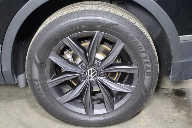 Used 2023 Volkswagen Tiguan SE FWD image 39