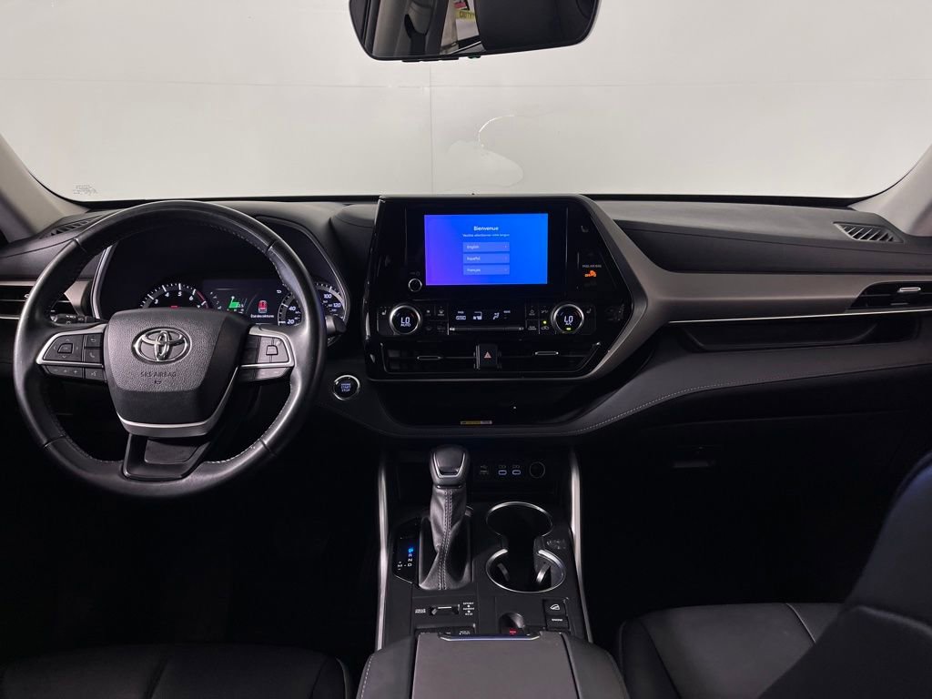 Used 2023 Toyota Highlander XLE image 14