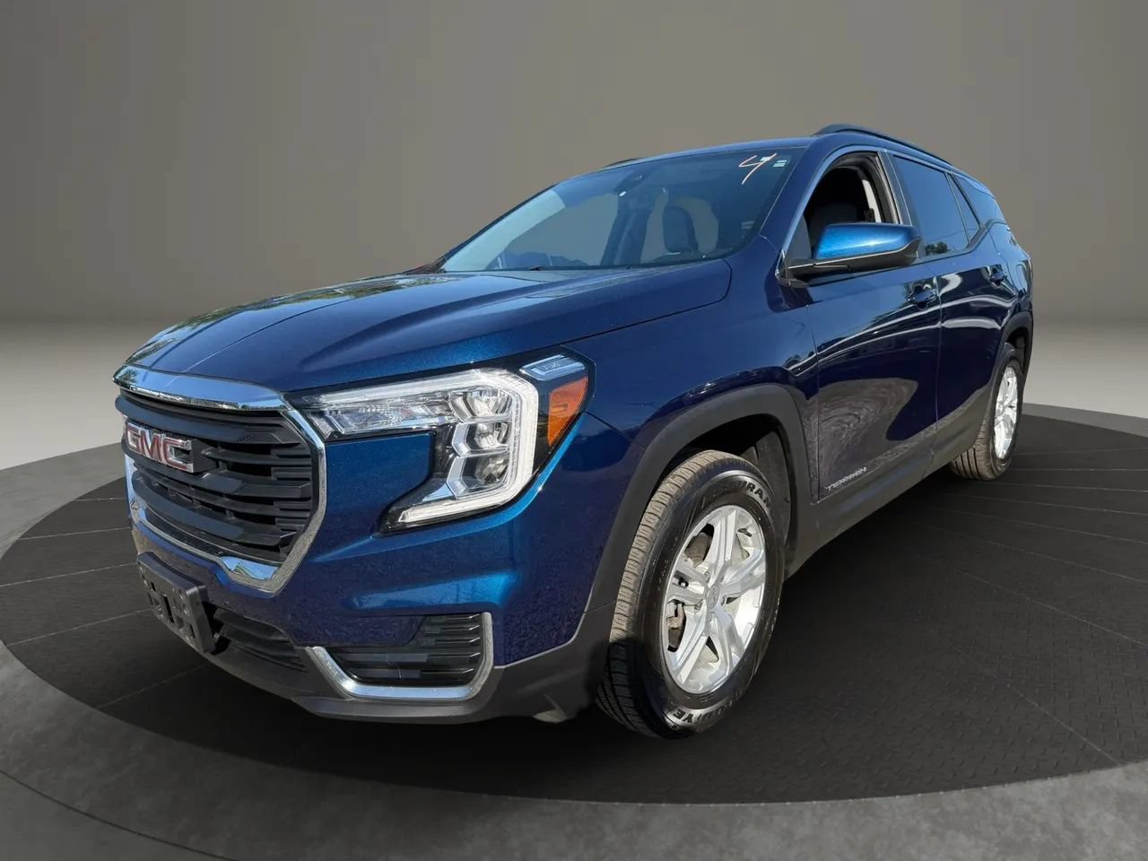 Used 2023 GMC Terrain SLE w/ Driver Convenience Package AWD/4WD image 1