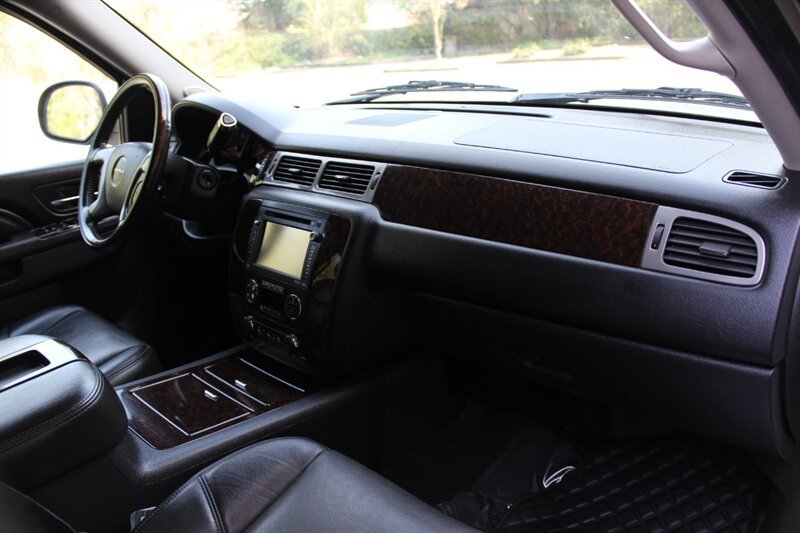 Used 2014 GMC Yukon XL Denali AWD/4WD image 19