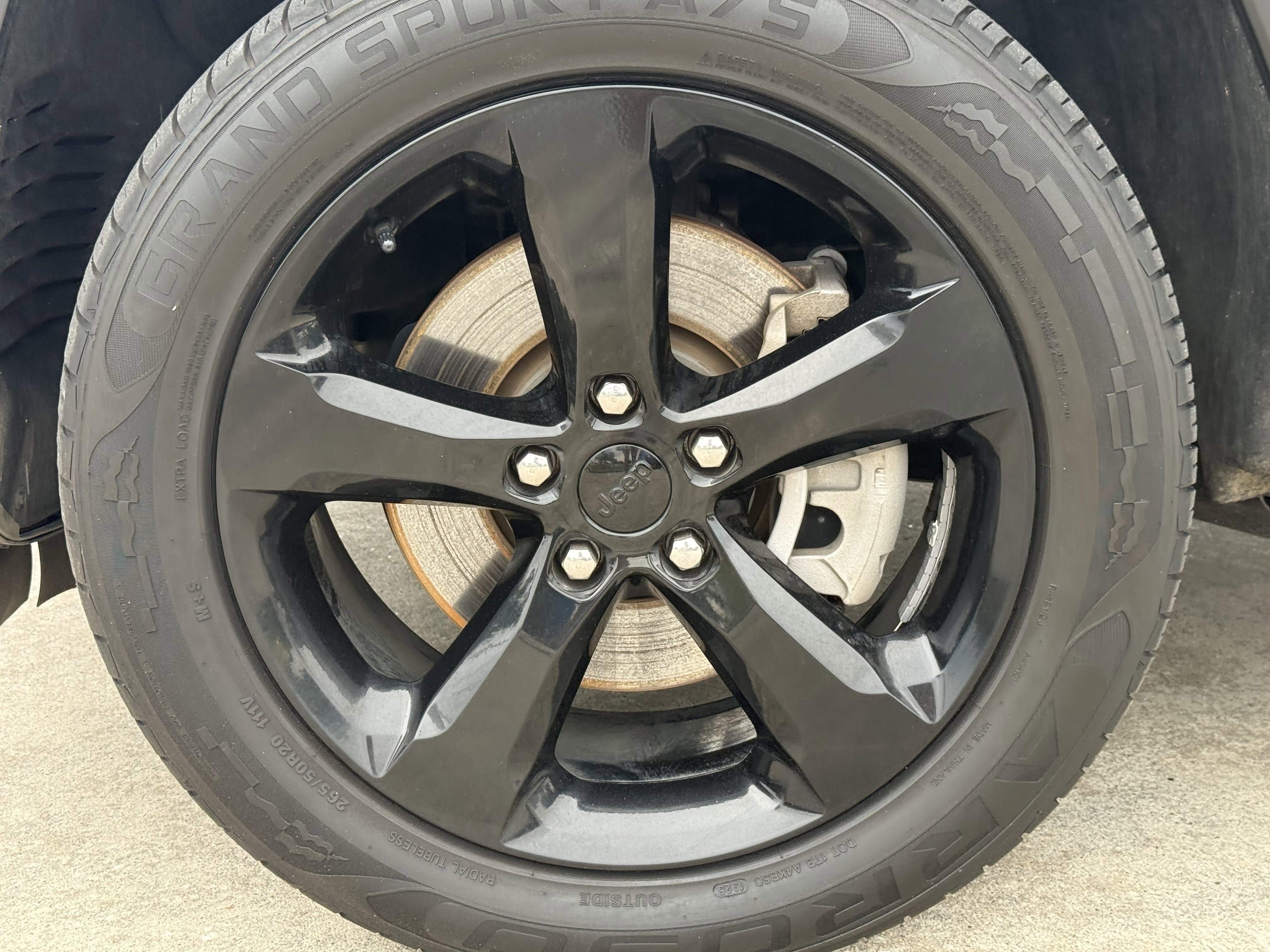 Used 2023 Jeep Grand Cherokee L Laredo AWD/4WD image 12