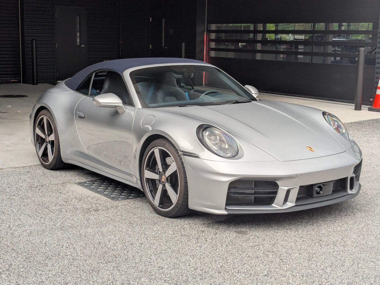 Certified 2025 Porsche 911 Carrera RWD image 8