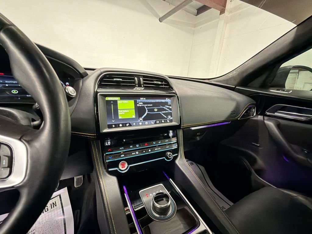 Used 2020 Jaguar F-PACE 300 Sport image 18