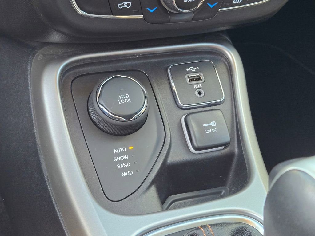 Used 2019 Jeep Compass Latitude AWD/4WD image 36