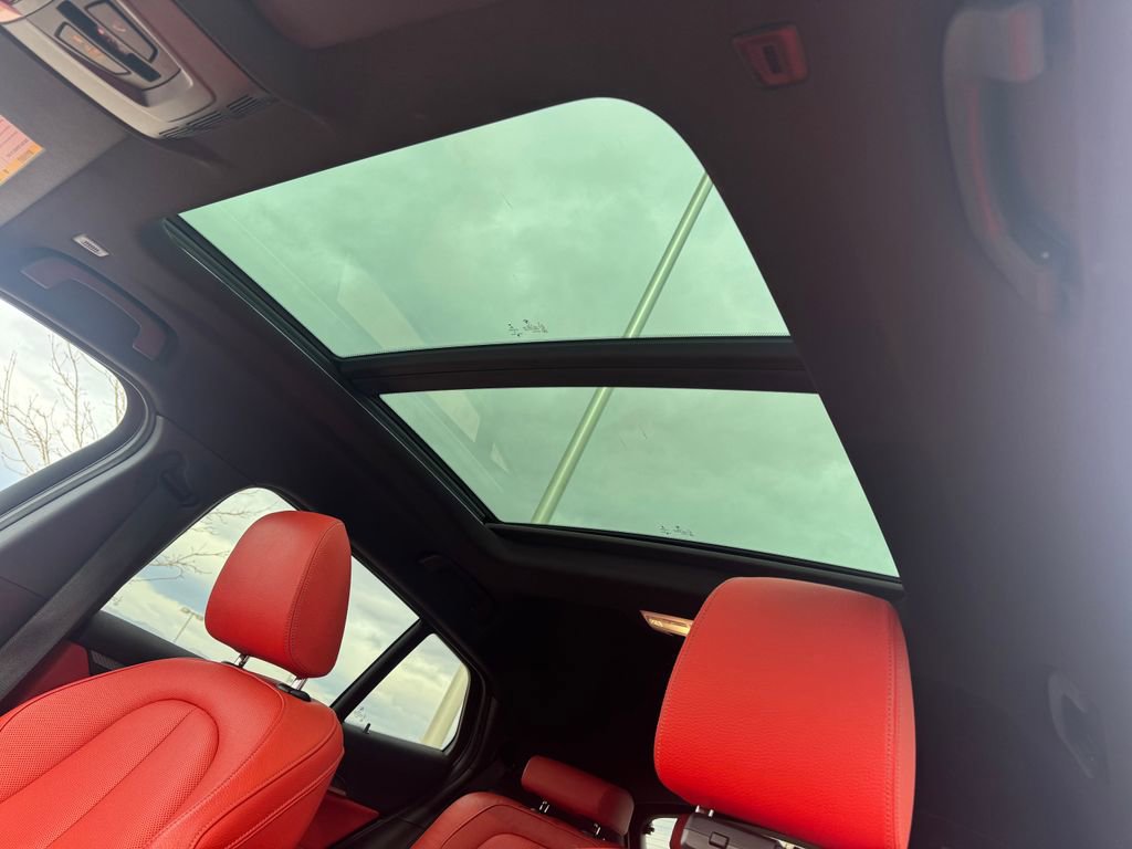 Used 2019 BMW X2 M35i image 9