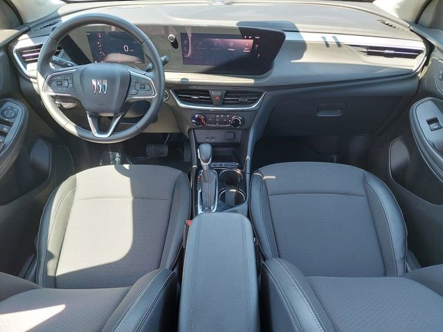 Used 2025 Buick Encore GX Preferred AWD/4WD image 3
