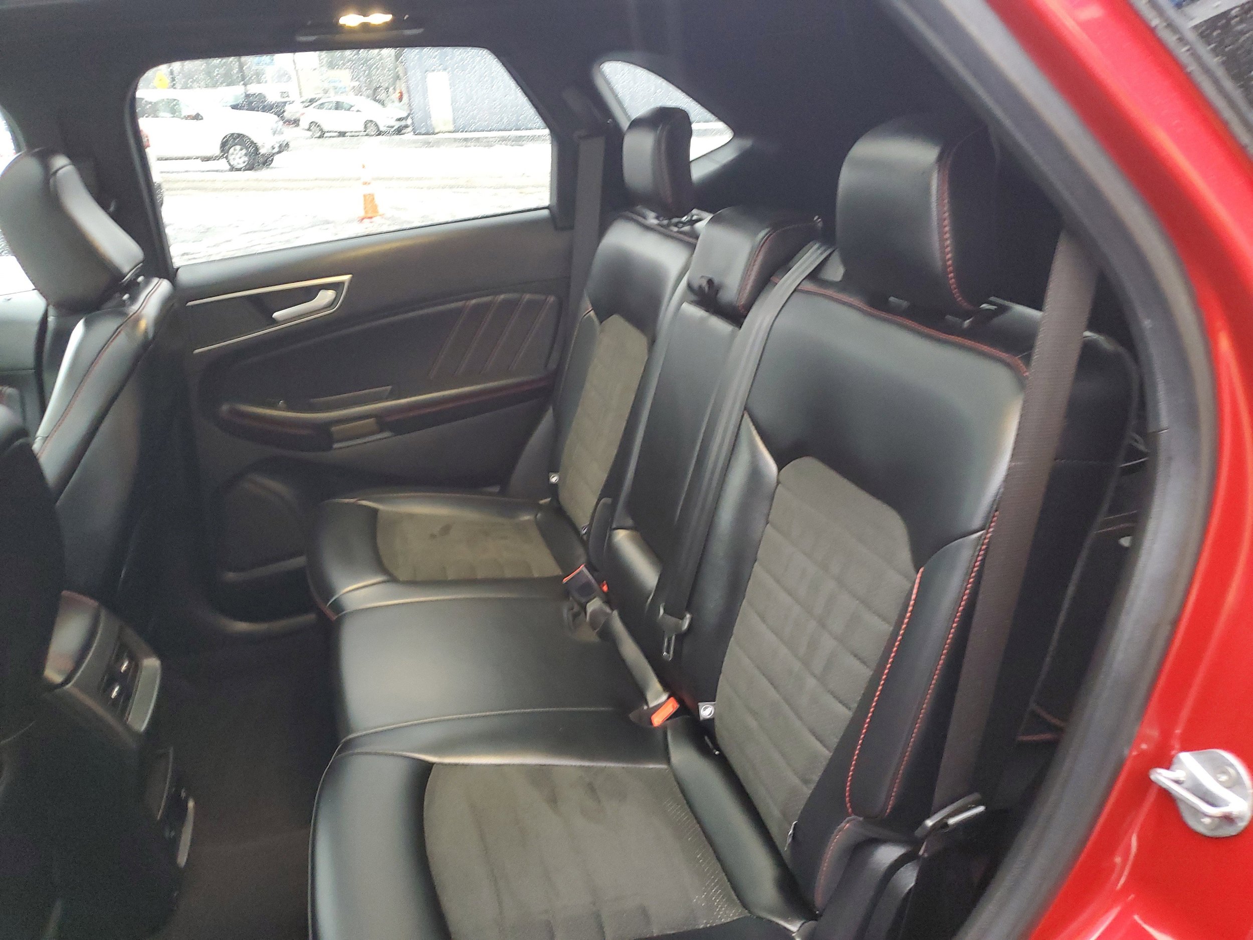 Used 2024 Ford Edge ST-Line w/ Class II Trailer Tow Package AWD/4WD image 25
