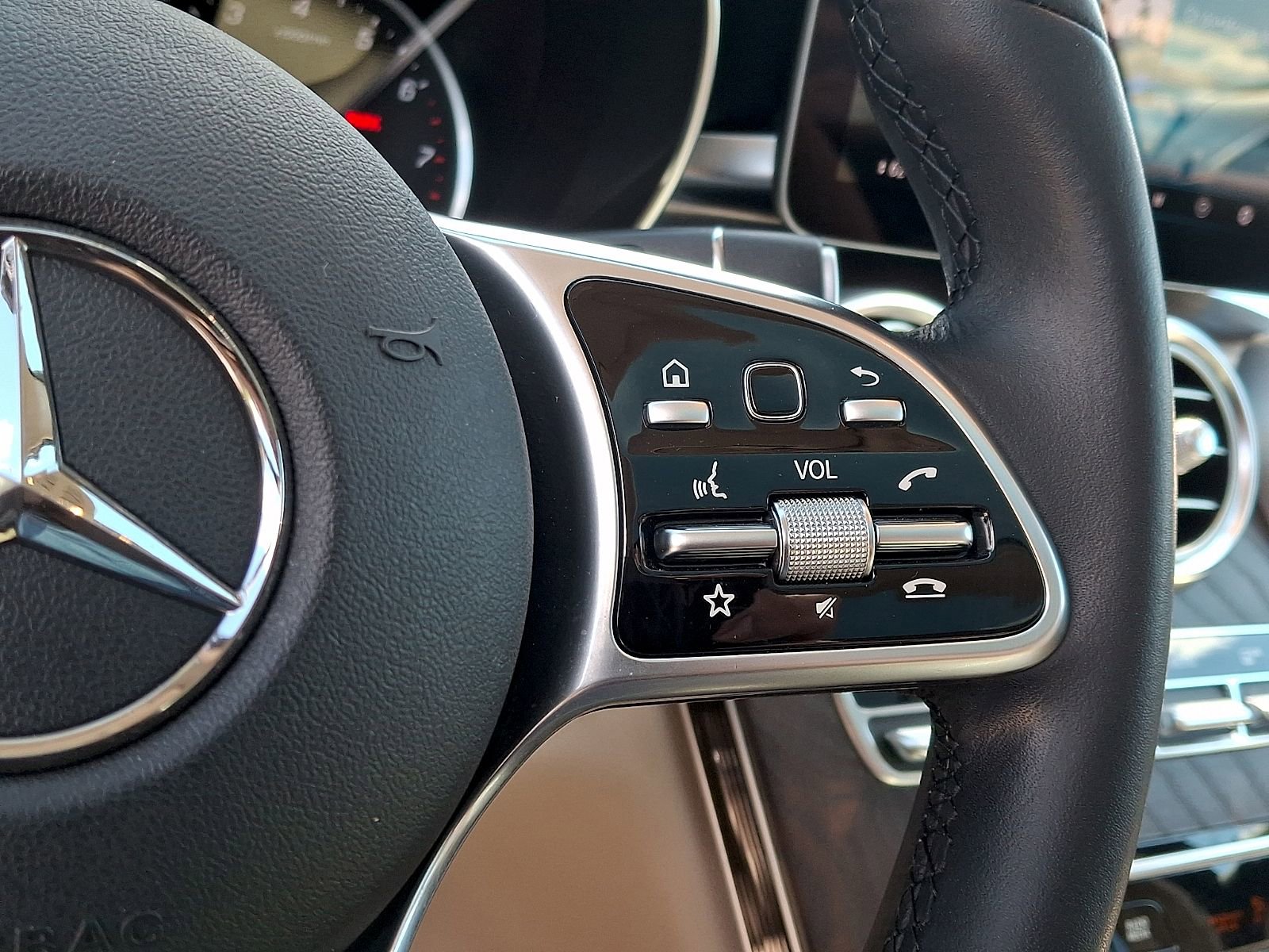 Used 2020 Mercedes-Benz GLC 300 4MATIC image 22