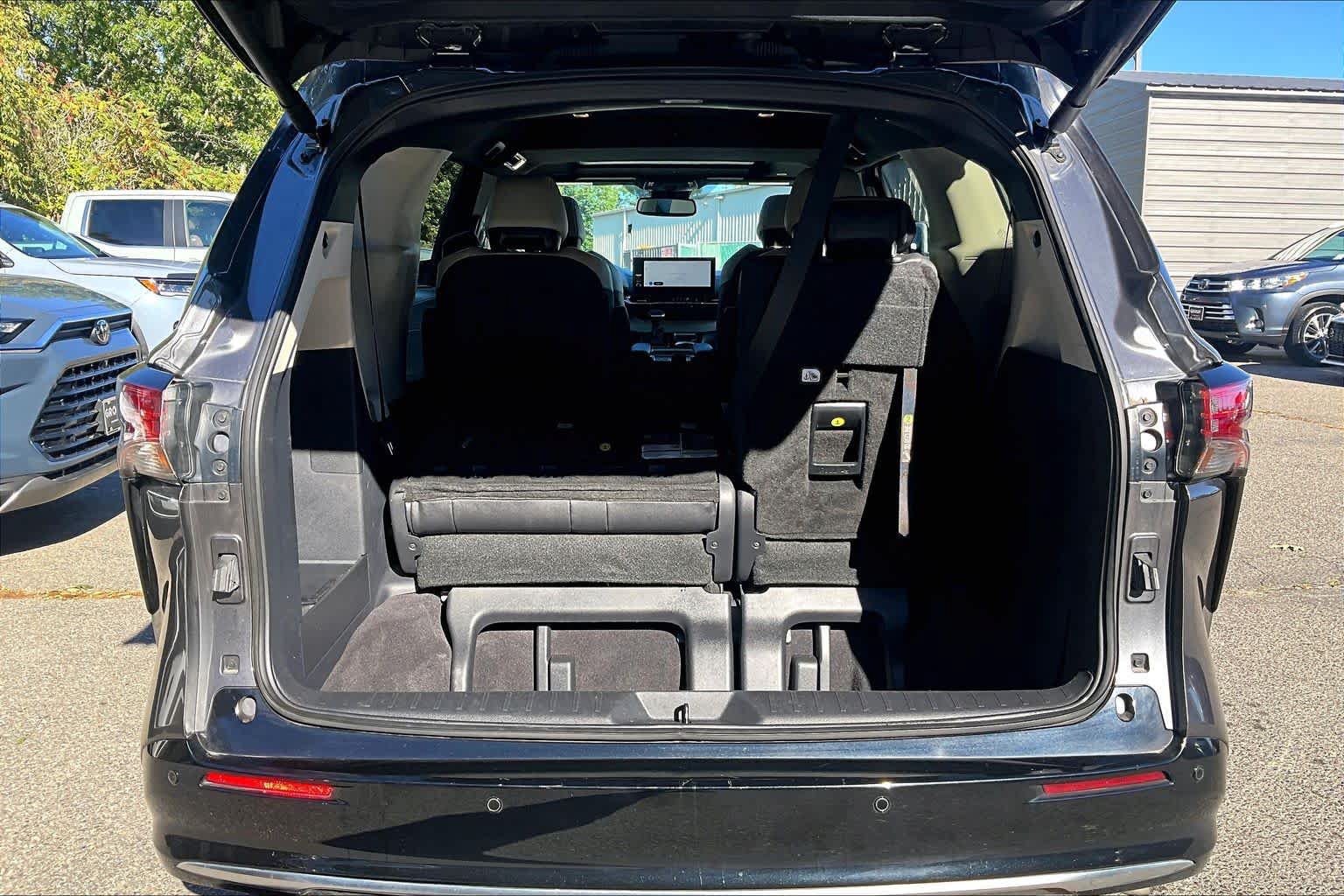 Certified 2025 Toyota Sienna Limited AWD/4WD image 31
