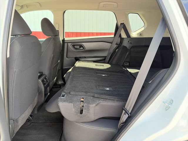 Used 2024 Nissan Rogue S AWD/4WD image 38
