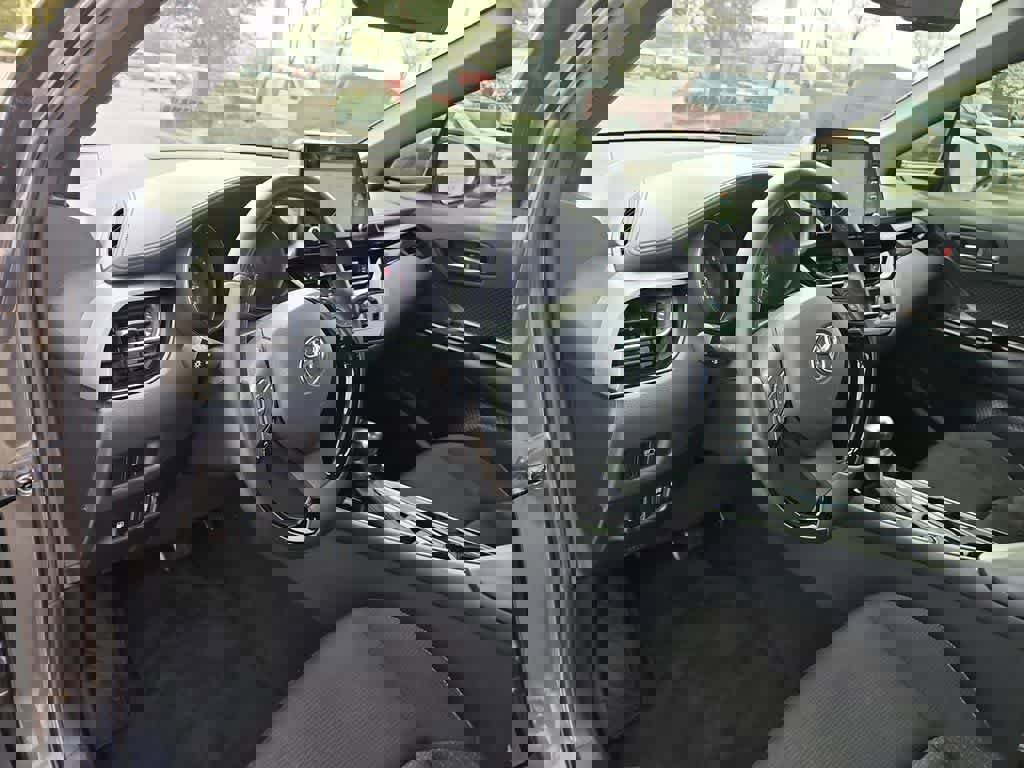 Used 2019 Toyota C-HR XLE image 16